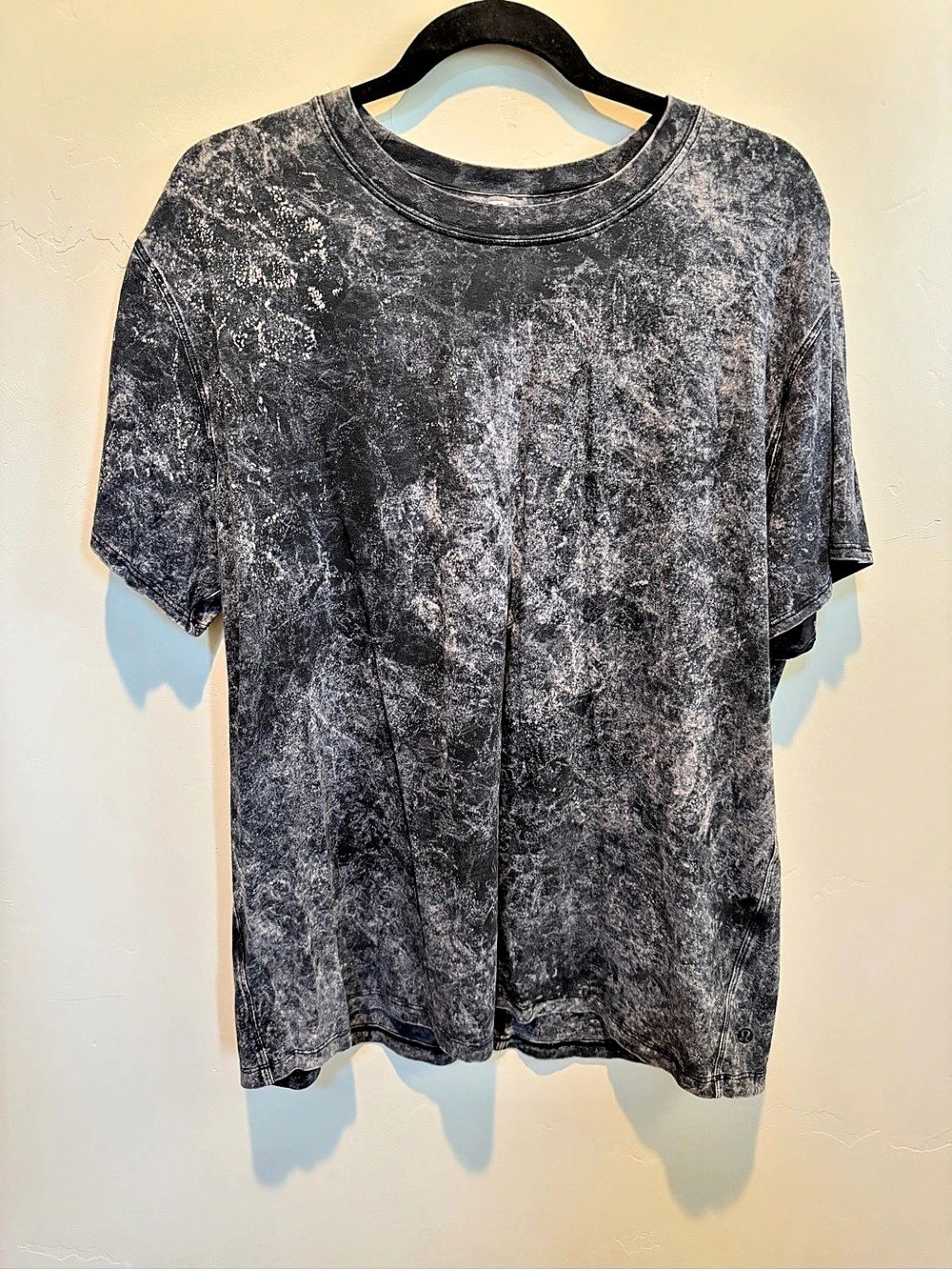 Lululemon Relaxed-Fit Workout Short-Sleeve Shirt *Wash in Gray & Black size 12